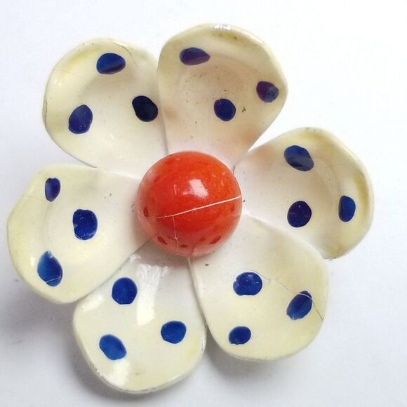 Vintage Blue Polka Dot Flower Clip On Earrings, Retro Plastic Design, 60s - Picture 4 of 6